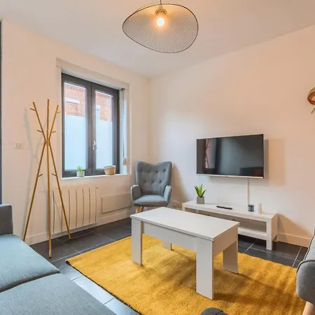 3 Bedroom House With Terrace, Near Lille بيت ضيافة