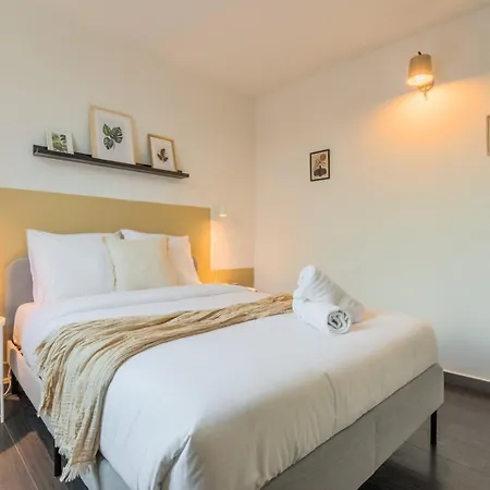 3 Bedroom House With Terrace, Near Lille بيت ضيافة ماركب-ان-باروئيل